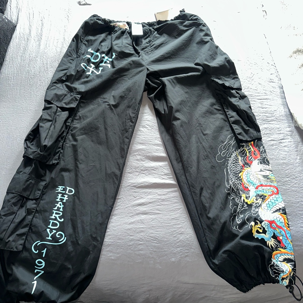 Brand New Ed Hardy Black Cargo Pants With Colorful Dragon Design Brand New Ed Hardy Black Cargo Pants With Colorful Dragon Design